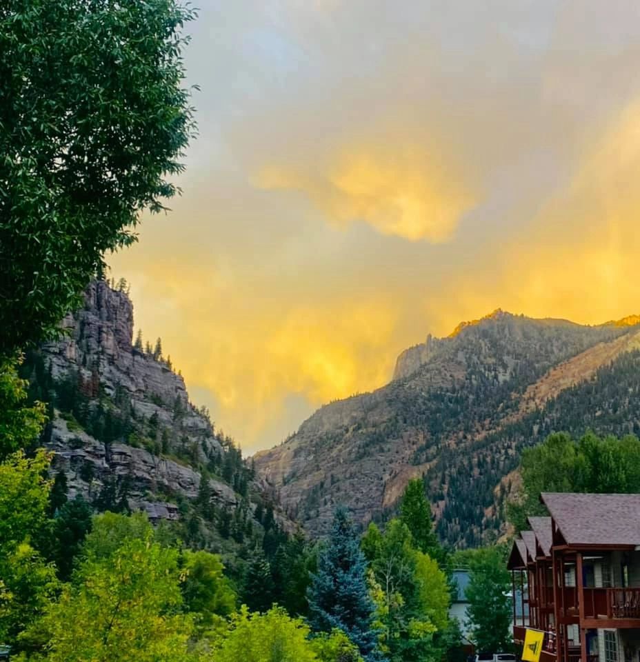 Bunk bedroom sleeping up to four guests — Lumberyard Condos Ouray
